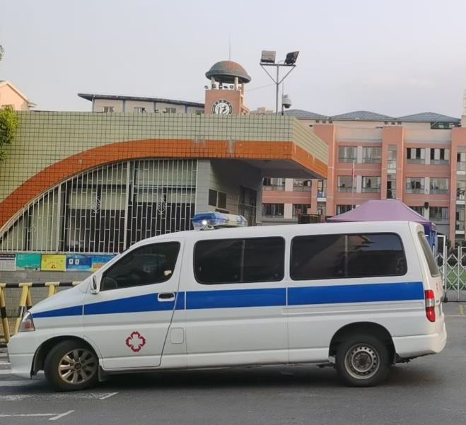 涉县救护车出租护送骨折病人一公里多少钱